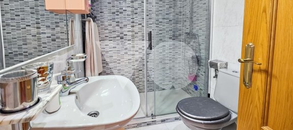 Adosado de 4 dormitorios en Alcorcón, Spain No. 191459 63