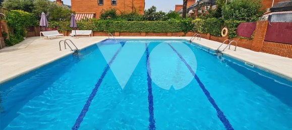 Adosado de 4 dormitorios en Alcorcón, Spain No. 191459 3