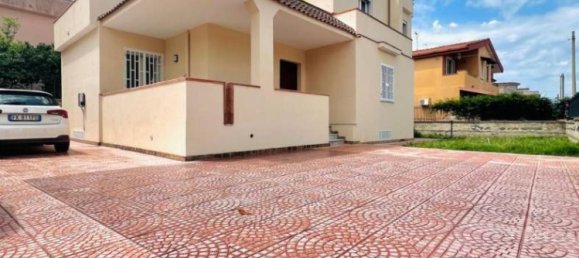 3 bedrooms Villa in Giugliano in Campania, Italy No. 292027 3