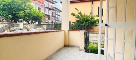 3 bedrooms Villa in Giugliano in Campania, Italy No. 292027 10