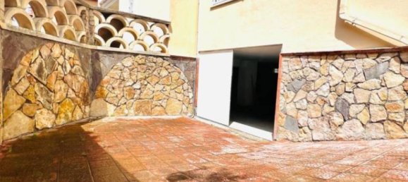 3 bedrooms Villa in Giugliano in Campania, Italy No. 292027 5