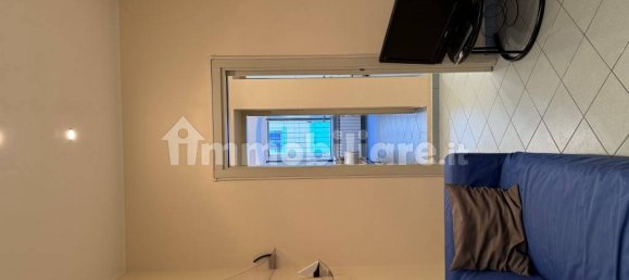 Apartamento de 2 dormitorios en Trieste, Italy No. 137453 2