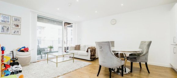 1 bedroom Apartment in Beckton, United Kingdom No. 11455 3