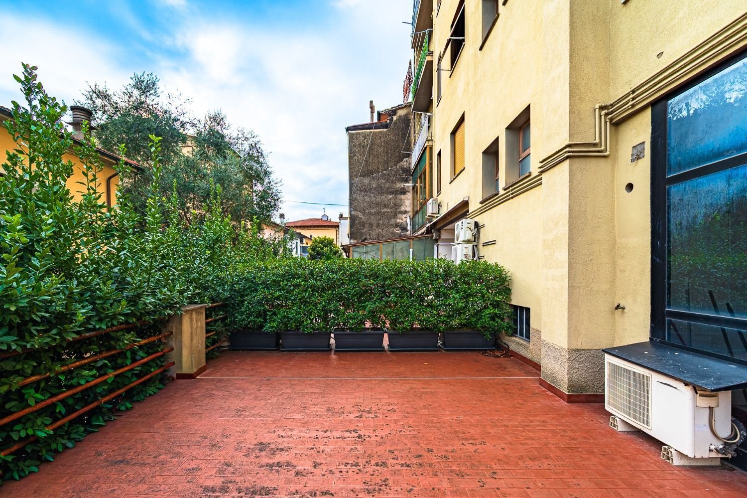 Коммерческая недвижимость 48м² в Пистоя, Италия № 396444