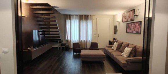 Villa de 5 habitaciónes en San Giuliano Milanese, Italy No. 33372 4