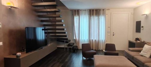 Villa de 5 habitaciónes en San Giuliano Milanese, Italy No. 33372 6