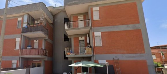 Квартира с 3 комнатами в Ардеа, Италия № 164413 3