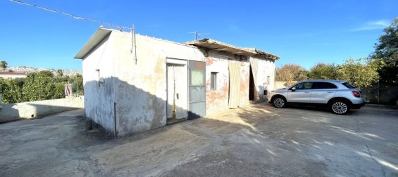 4 rooms Villa in Floridia, Italy No. 89190 2