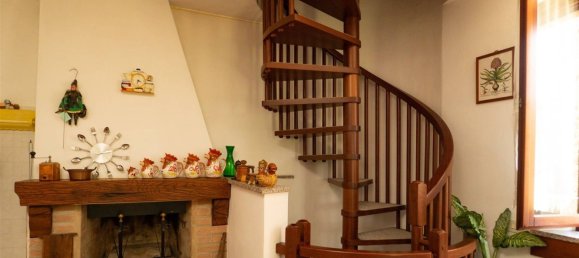 Дом с 7 комнатами в Монтефьорино, Италия № 169299 6