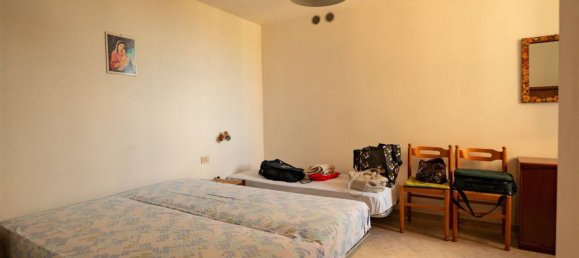 Дом с 7 комнатами в Монтефьорино, Италия № 169299 16