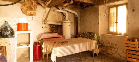 Дом с 7 комнатами в Монтефьорино, Италия № 169299 23