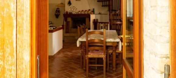 Дом с 7 комнатами в Монтефьорино, Италия № 169299 3