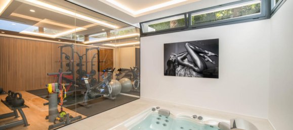 4 bedrooms Villa in Marbella, Spain No. 56010 23