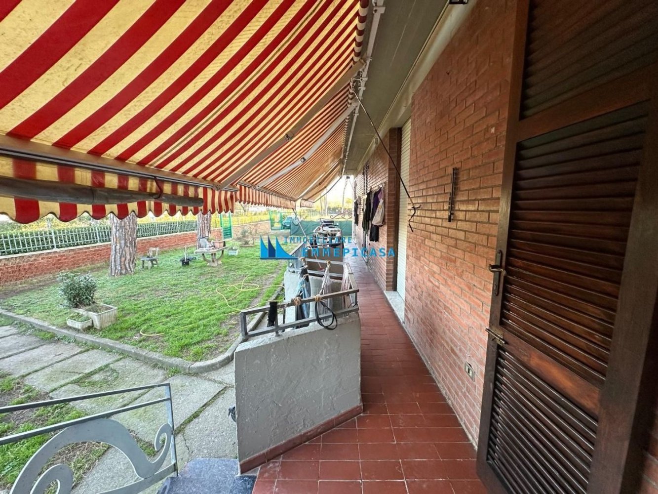 7 rooms Apartment in Massa, Italy No. 188989