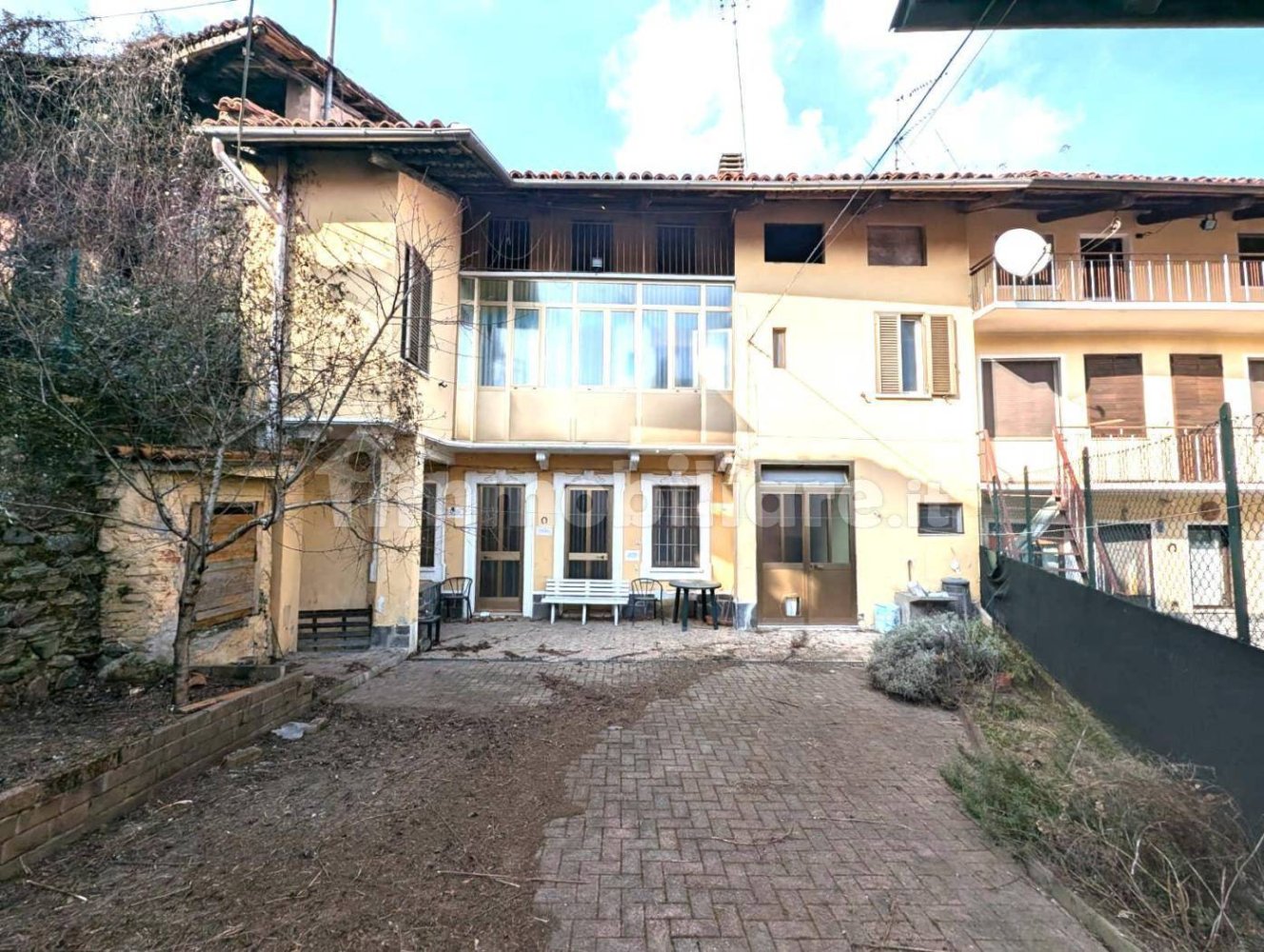 3 bedrooms House in Bollengo, Italy No. 196078