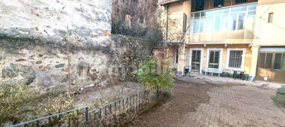 3 bedrooms House in Bollengo, Italy No. 196078 2