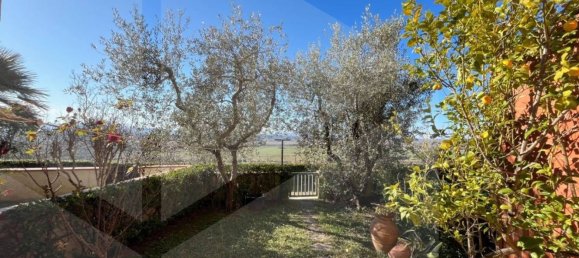 Дом с 7 комнатами в Понтедера, Италия № 21915 30