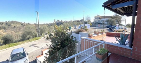 Дом с 7 комнатами в Понтедера, Италия № 21915 5