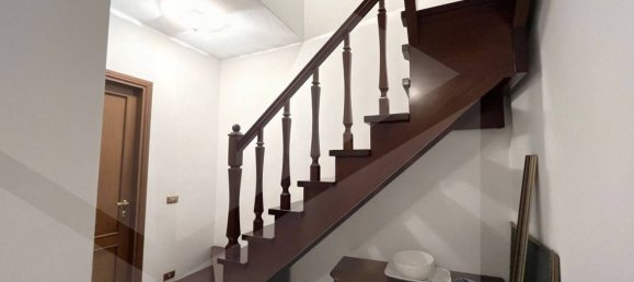 Дом с 7 комнатами в Понтедера, Италия № 21915 13