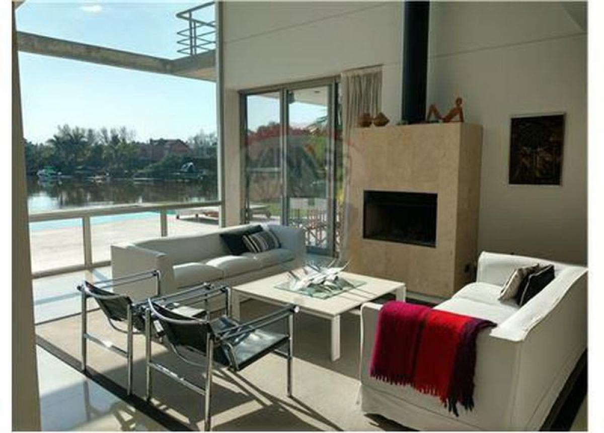 4 bedrooms House in Tigre, Argentina No. 71271