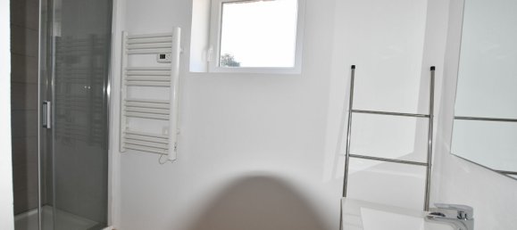 Casa de 4 dormitorios en Saint-Prix, France No. 203778 8