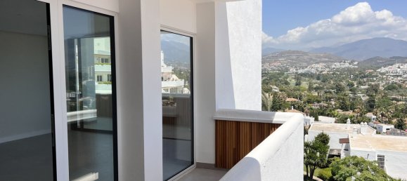 2 Schlafzimmer Penthouse in Marbella, Spain, Nr. 135653 3