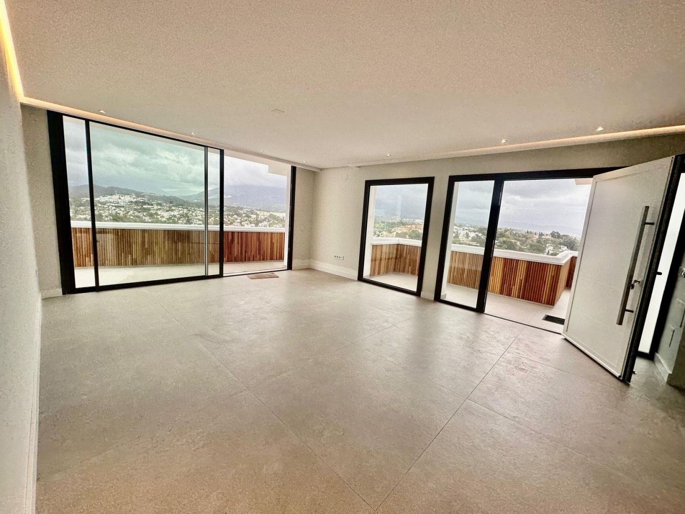 2 Schlafzimmer Penthouse in Marbella, Spain, Nr. 135653