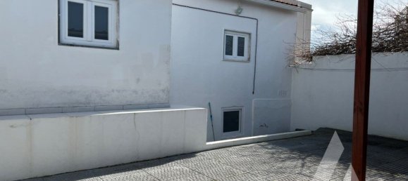 9 bedrooms House in Lisbon, Portugal No. 135064 2