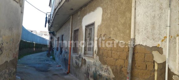 5 rooms Building in Acerra, Italy No. 112438 4