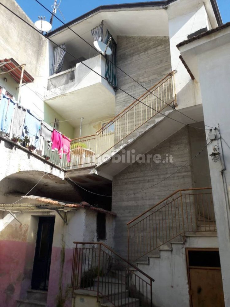5 rooms Building in Acerra, Italy No. 112438