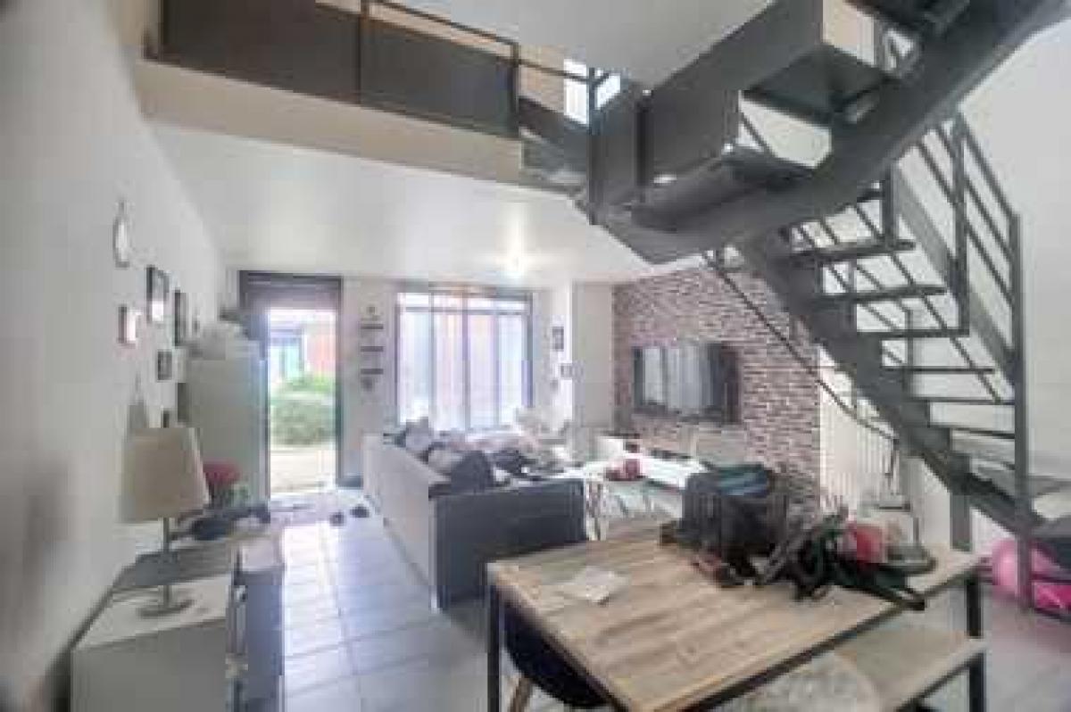 2 bedrooms Condo in Elbeuf, France No. 33872