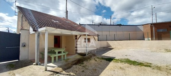 3 bedrooms House in Blois, France No. 70007 12