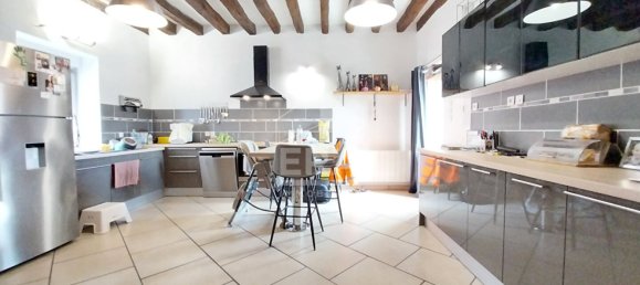 3 bedrooms House in Blois, France No. 70007 2