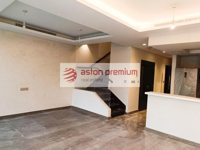 4 bedrooms Townhouse in Dubai, UAE No. 67923