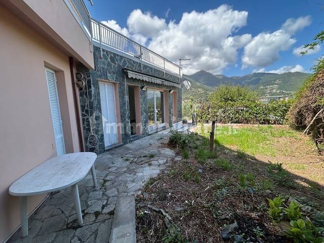 Apartamento de 3 dormitorios en Arenzano, Italy No. 266652