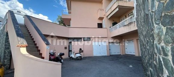 Apartamento de 3 dormitorios en Arenzano, Italy No. 266652 3