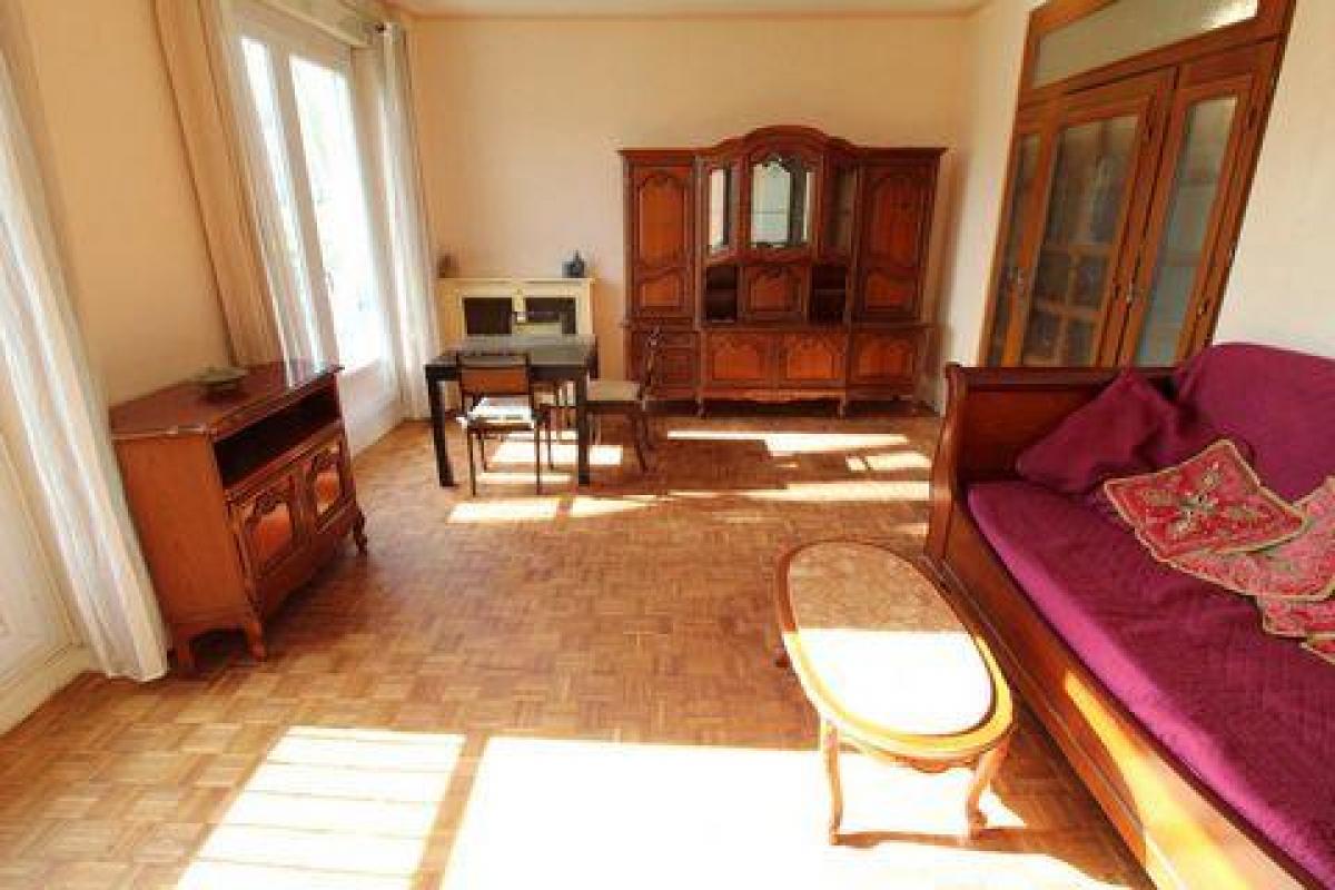 2 bedrooms Condo in Versailles, France No. 29839