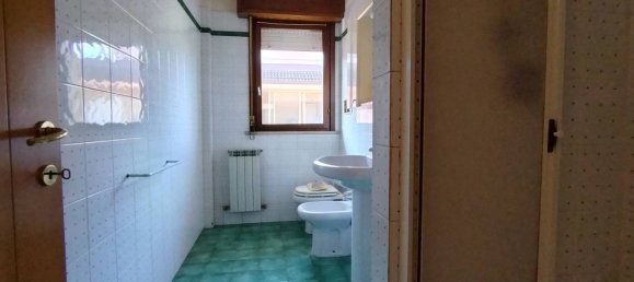 Apartamento de 4 dormitorios en Pesaro, Italy No. 329921 11