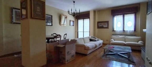Apartamento de 4 dormitorios en Pesaro, Italy No. 329921 2