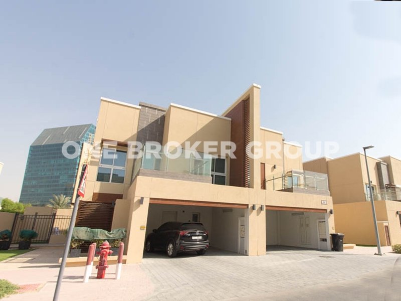 3 bedrooms Villa in Al Barsha, UAE No. 1561