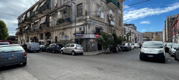 Gewerbliche Immobilie in Naples, Italy 73m², Nr. 267579 3