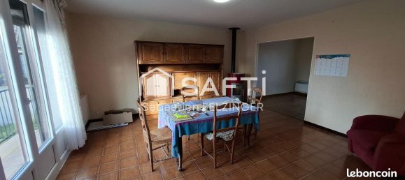 2 bedrooms House in Laon, France No. 49823 3