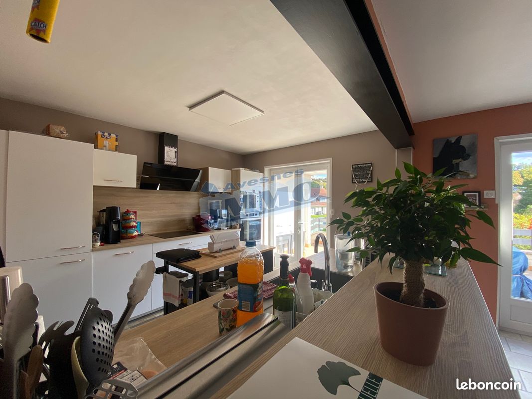 3 bedrooms House in Frevent, France No. 157941