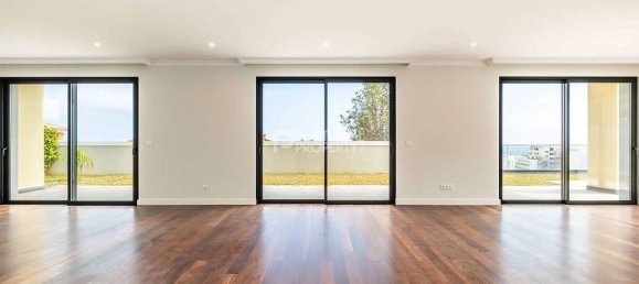 3 bedrooms Villa in Funchal, Portugal No. 94326 8