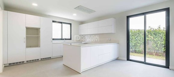 3 bedrooms Villa in Funchal, Portugal No. 94326 10