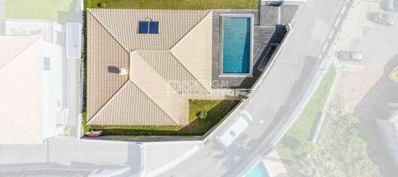 3 bedrooms Villa in Funchal, Portugal No. 94326 3