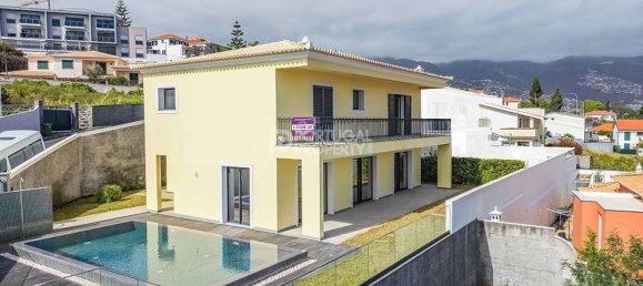 3 bedrooms Villa in Funchal, Portugal No. 94326 4