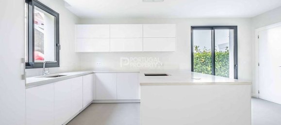 3 bedrooms Villa in Funchal, Portugal No. 94326 11