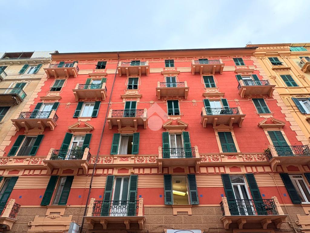 Apartamento de 3 dormitorios en Savona, Italy No. 386023