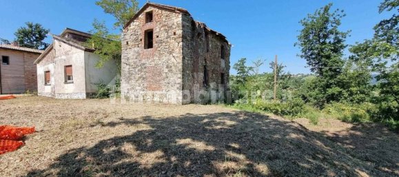 3 bedrooms House in Alta Val Tidone, Italy No. 69494 4